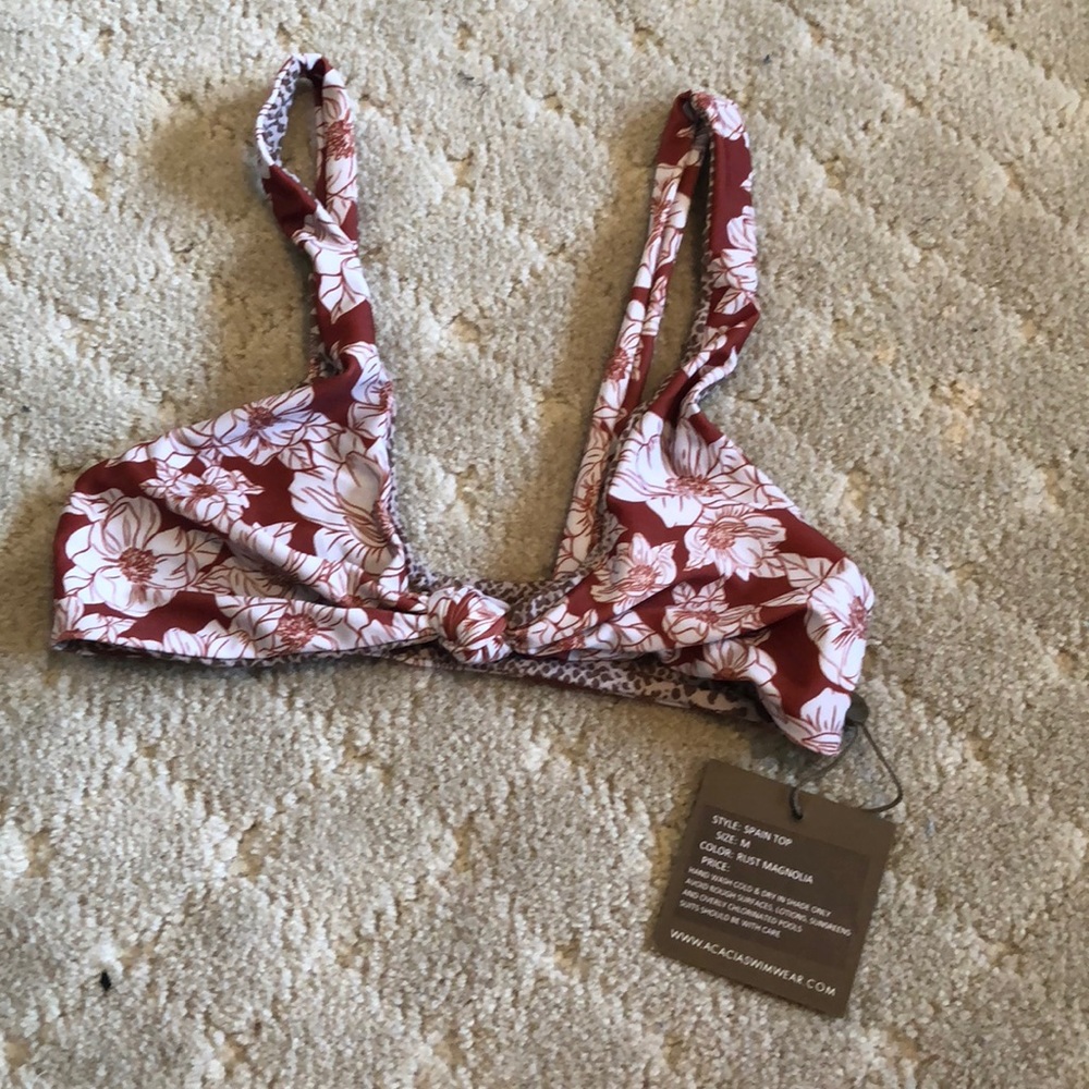 BNWT acacia Spain top in Rust magnolia medium